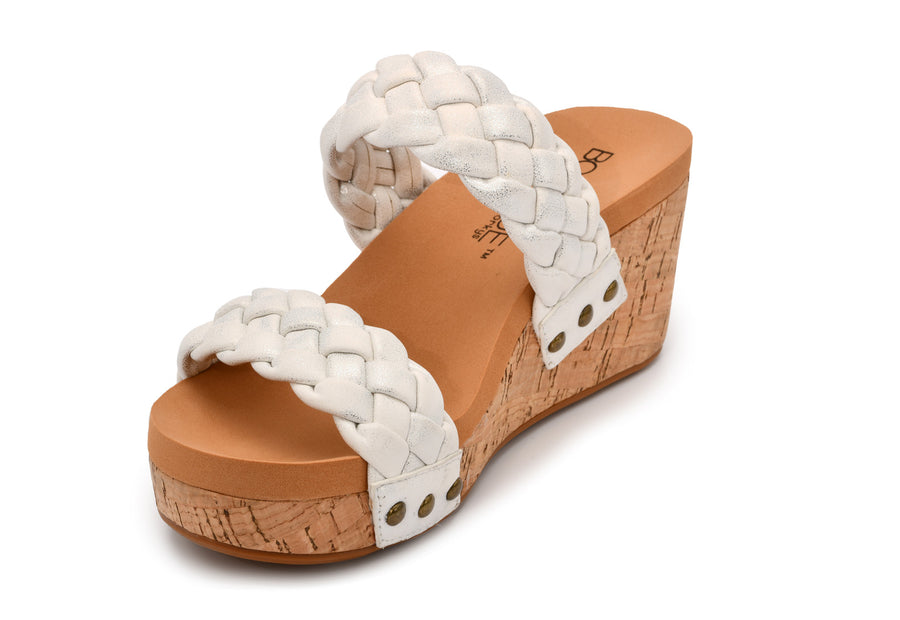 "Delightful" White Metallic Sandal